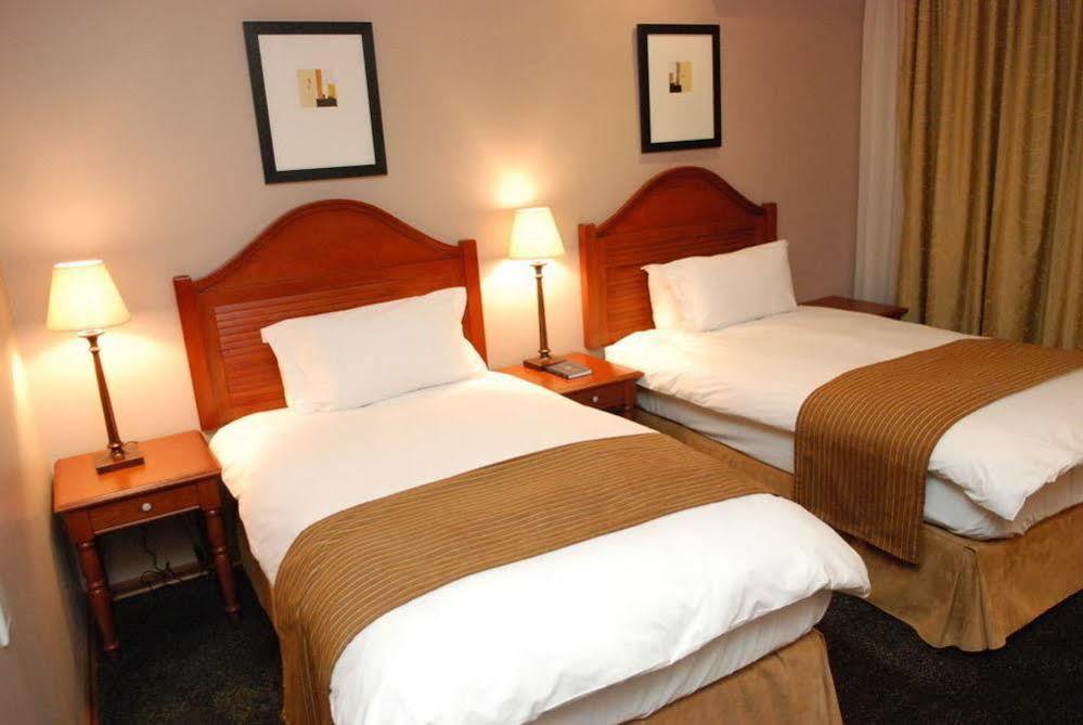 Protea Hotel By Marriott Harrismith Montrose Exterior photo